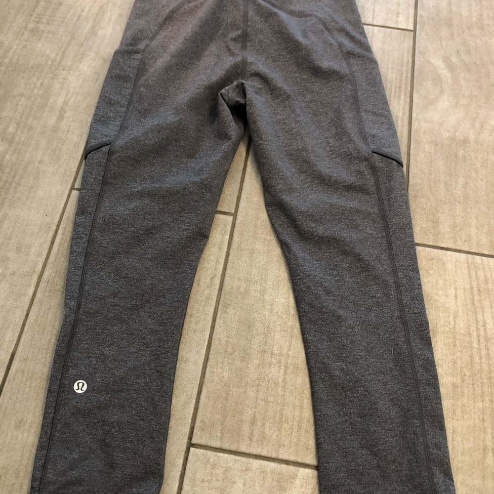 Lululemon speed up crop 21’ Sz 6 EUC